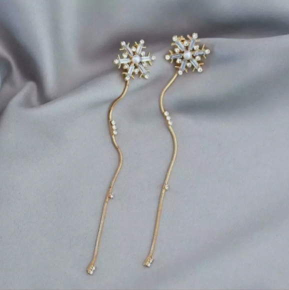 Gold Rhinestone & Pearl Snowflake Dangle Stud Earrings - Picture 4 of 10